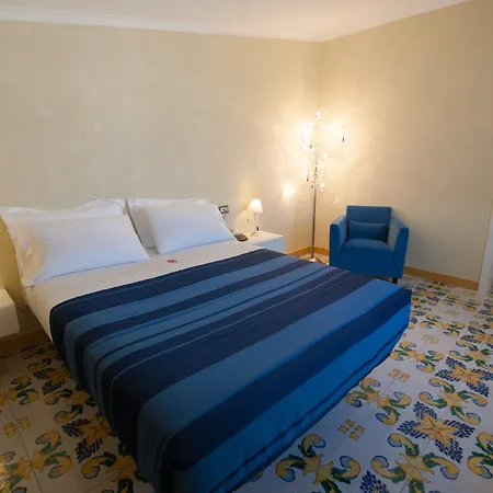 L' Araba Fenice & מלון Altavilla Silentina