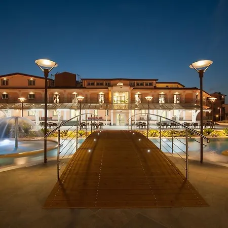 Ξενοδοχείο L' Araba Fenice & 5*