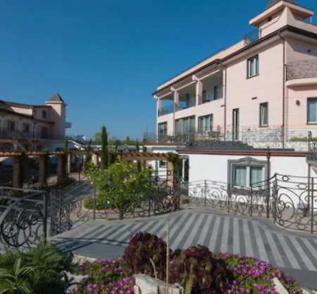 Ξενοδοχείο L' Araba Fenice & Altavilla Silentina