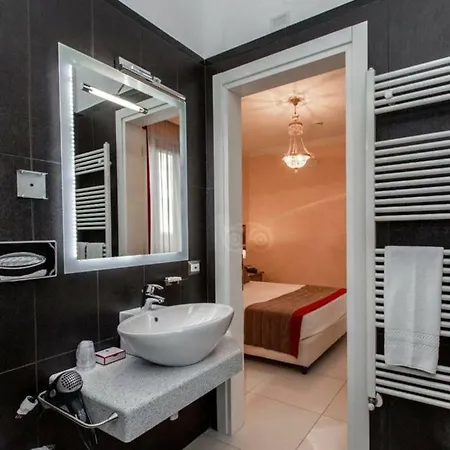 L' Araba Fenice & 5*